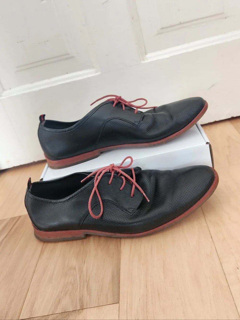 Clarks Black Leather Oxfords with Red Accents